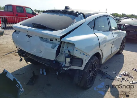 2025 Ford Mustang Mach-E Premium z USA, uszkodzony, nr VIN 3FMTK3SU6SMA01674